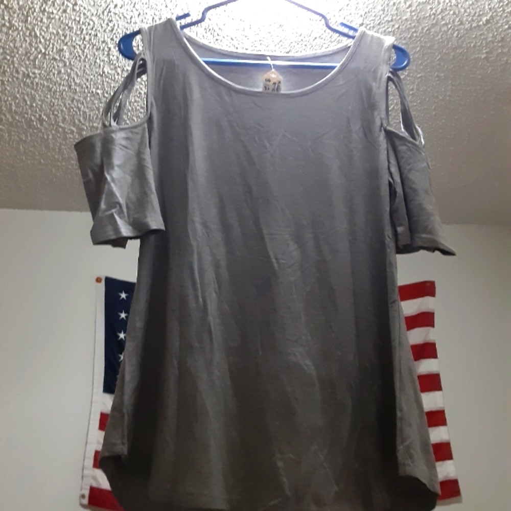 Grey shirt with shoulder straps